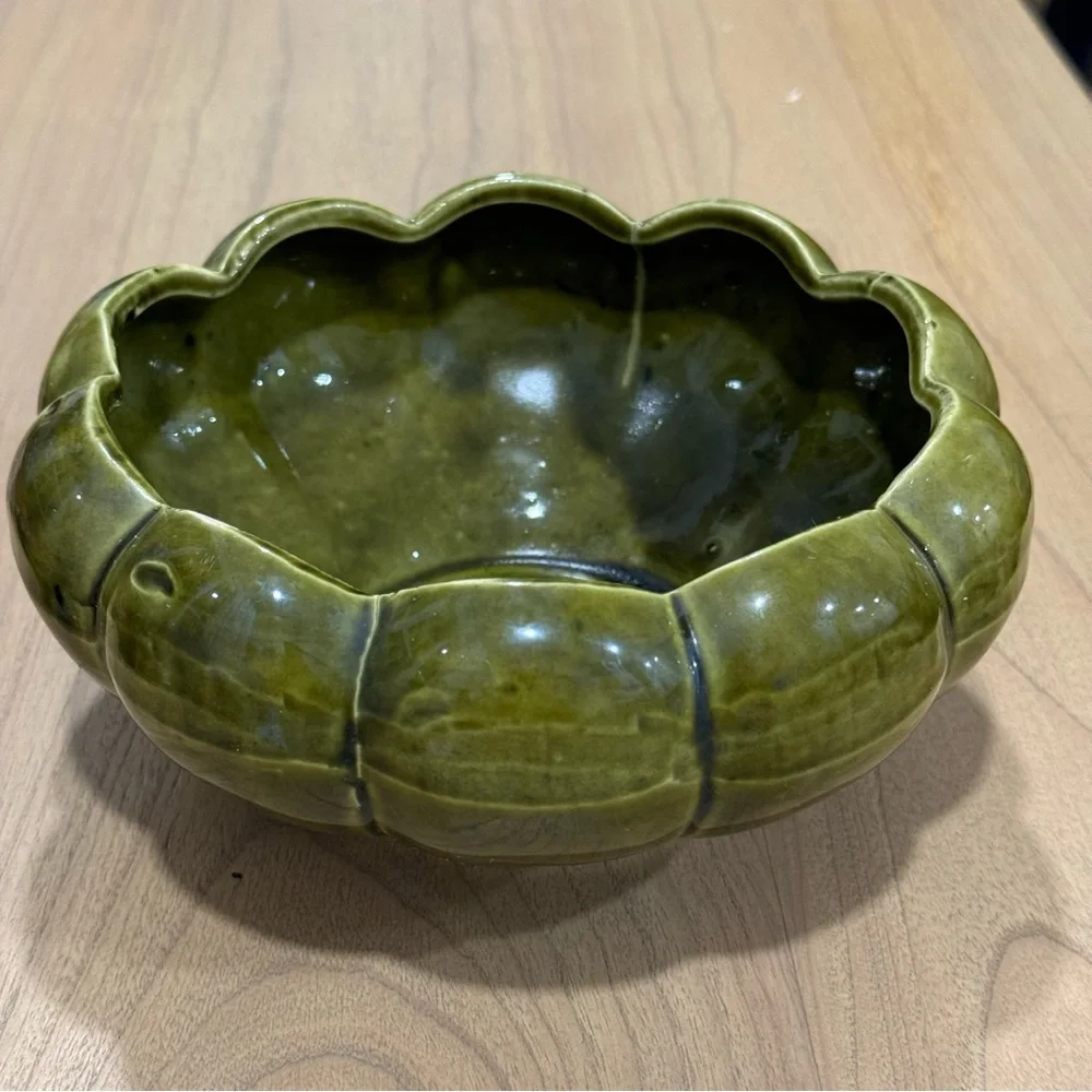 Fluted Pottery UPCO USA Dark Green Lotus Planter Pottery